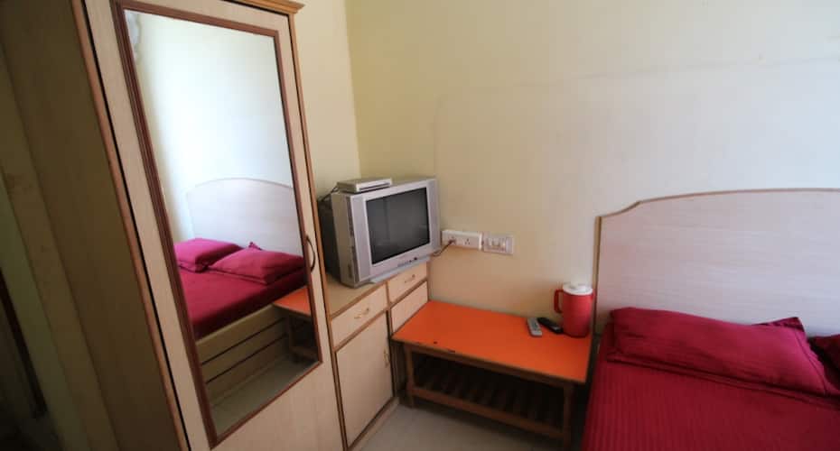 Nisarga Hotel (KR Puram Railway Station), Bangalore 5